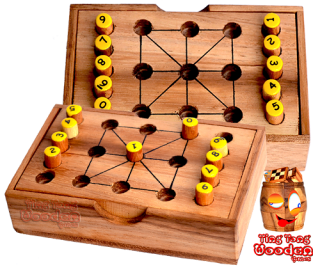 Tic Tac Toe Strategiespiel in Holzbox und 9 Zahlen Mathespiel monkey pod wooden games Thailand