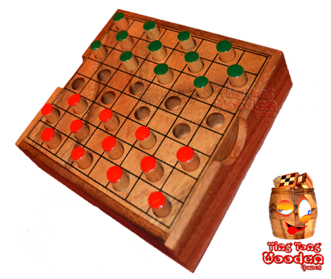 Цветные шашки - стратегия игры в драме в более крупном деревянном ящике из подпольного дерева из дерева