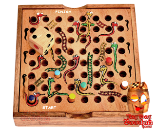 Schlange Leiter Kinderspiel in einer Holzbox mit Würfel und Spielstecker Monkey Pod wooden games Thailand