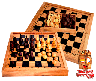 Jeu d'échecs thaïlandais avec des pièces d'échecs en bois thaïlandais jeux en bois thaïlande