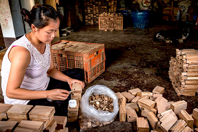 wooden puzzle handmade samanea wooden factory thailand chiang mai 