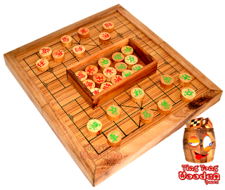 เกมหมากรุกจีนในกระดานไม้จากเกมไม้ samanea ไม้ไทย