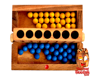 Connect Four in der Startposition zum spielen aus Holz in Monkey Pod Wooden